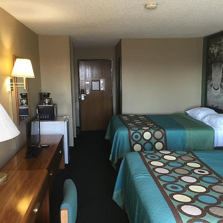 Super 8 By Wyndham Parsons Motel Ngoại thất bức ảnh