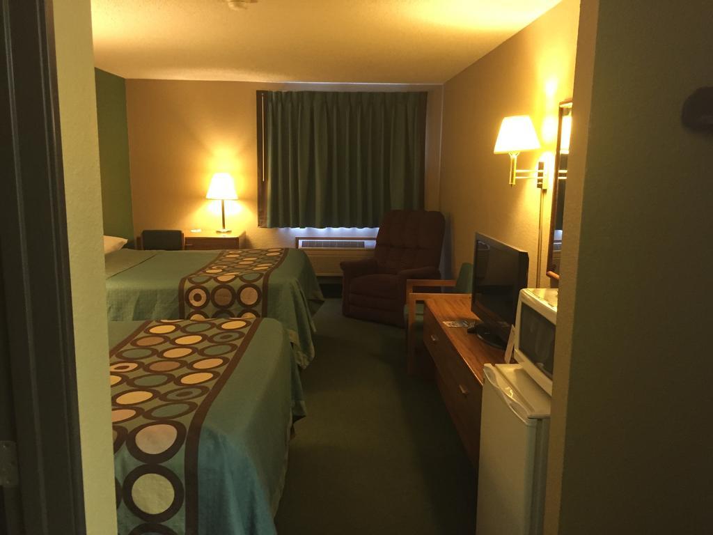Super 8 By Wyndham Parsons Motel Ngoại thất bức ảnh